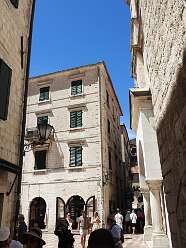 100: DSCN5705